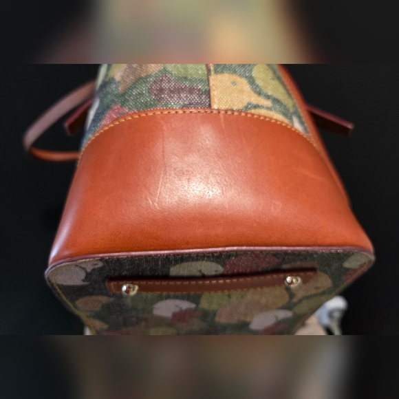 Dooney and Bourke Robinson Collection Camo Duck tote EUC - Picture 7 of 11